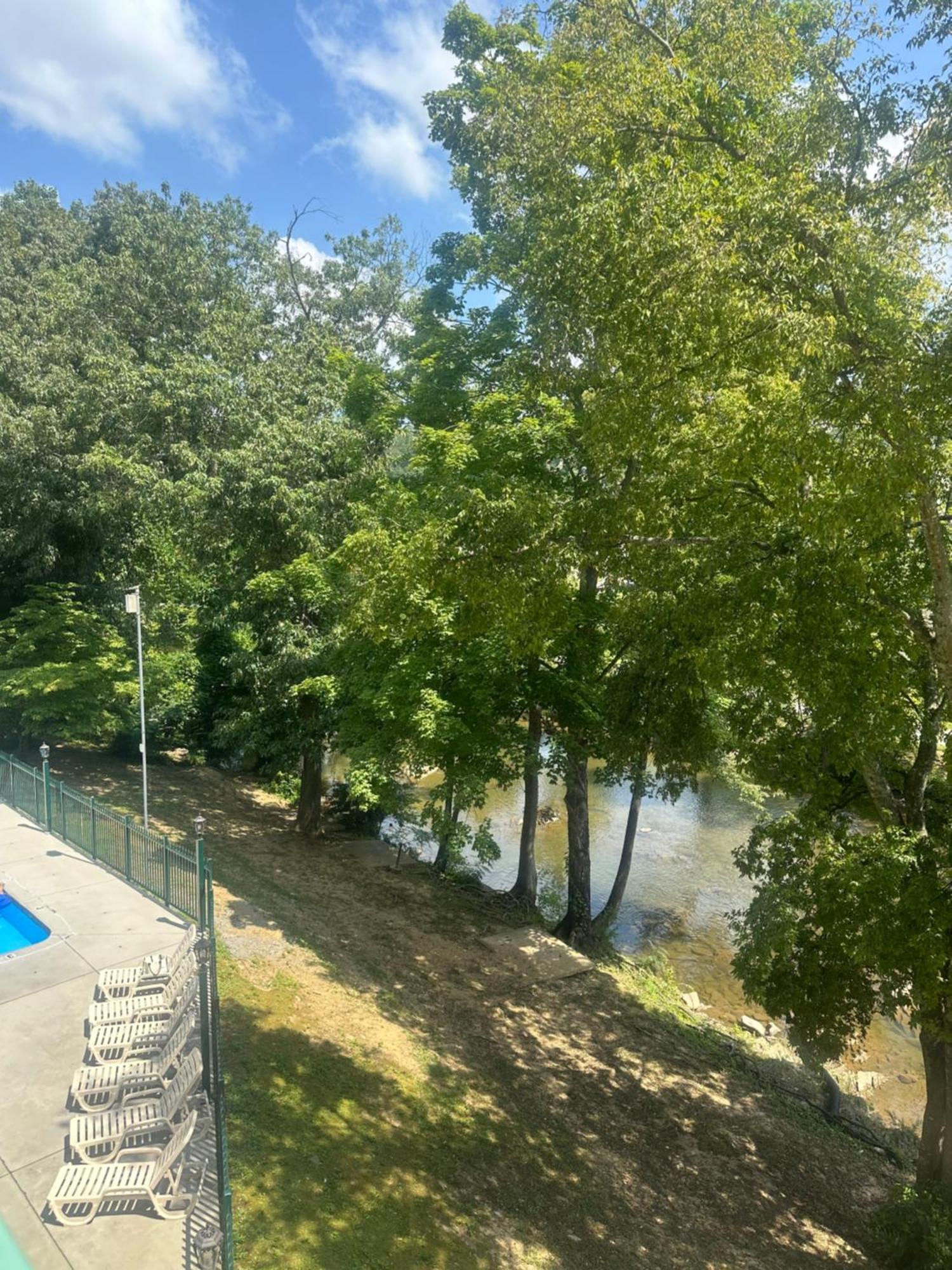 River Place Condos Riverside #309 1Bd Pigeon Forge Exterior photo